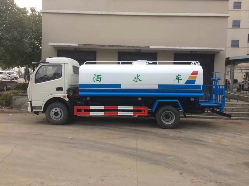 8噸灑水車 8噸灑水車