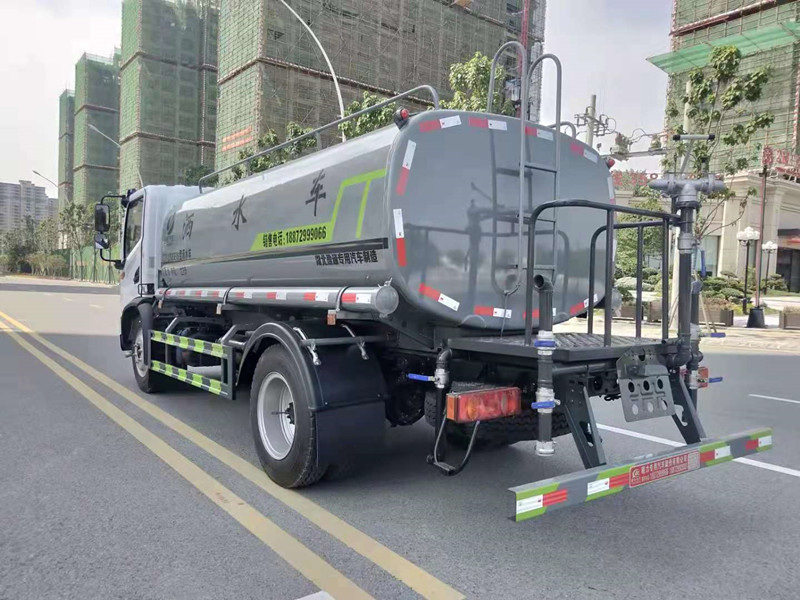 東風華神8噸灑水車 東風華神8噸灑水車