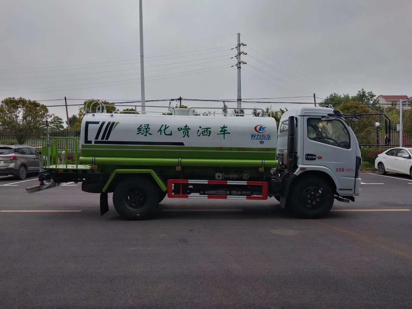 東風大多利卡8噸灑水車