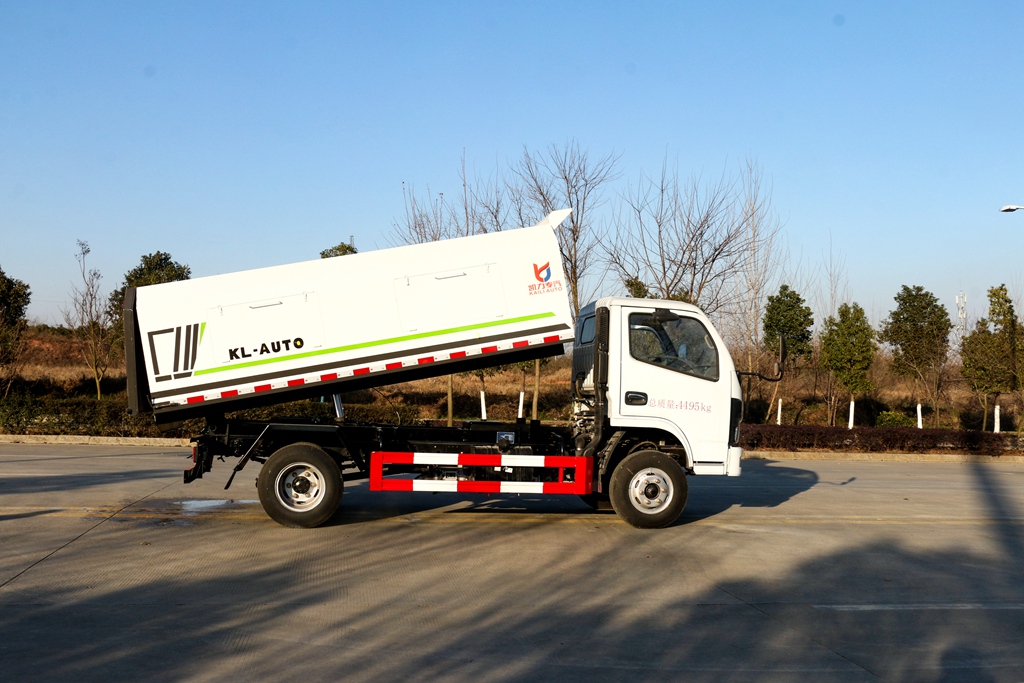 東風(fēng)小福瑞卡廂式垃圾車